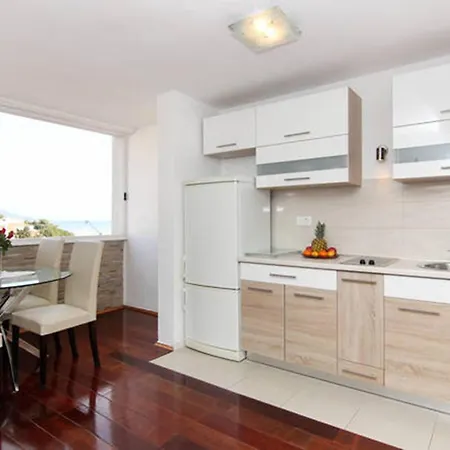 公寓 With Parking Space - 2196