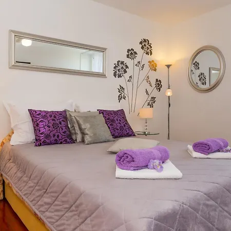 With Parking Space - 2196 Lägenhet Split