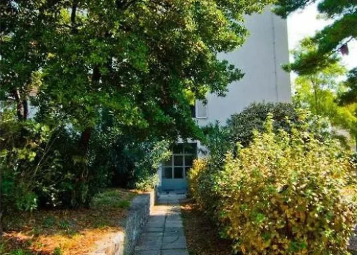 Lägenhet With Parking Space - 2196 *